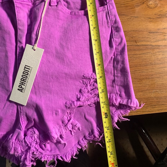 Aphrodite Purple high rise jean shorts- NWT - Picture 8 of 8